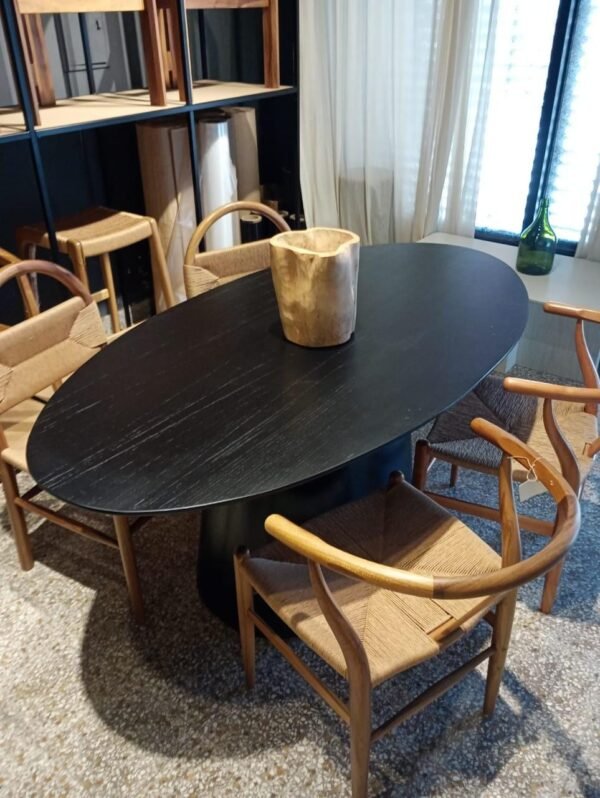 Mesa Oval Mónaco