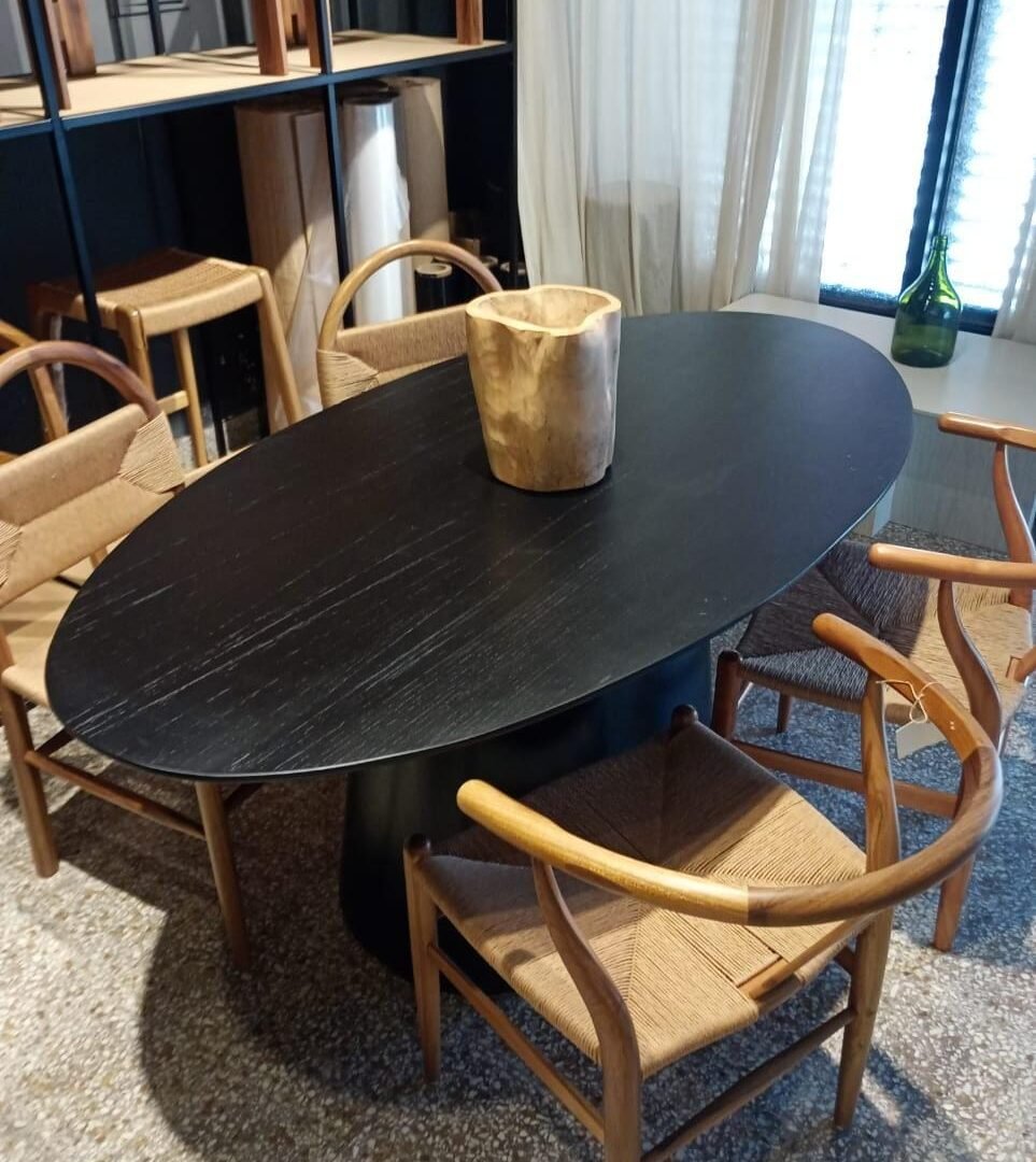 Mesa Oval Mónaco